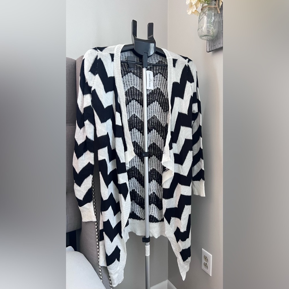 Forever 21 Womens Black and Cream Cardigan Striped Sz S/M
